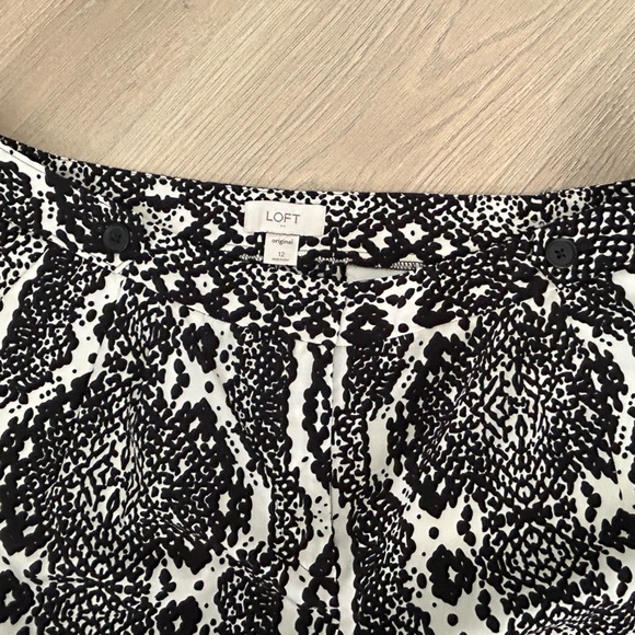 Loft Pattern Shorts - Picture 2 of 5